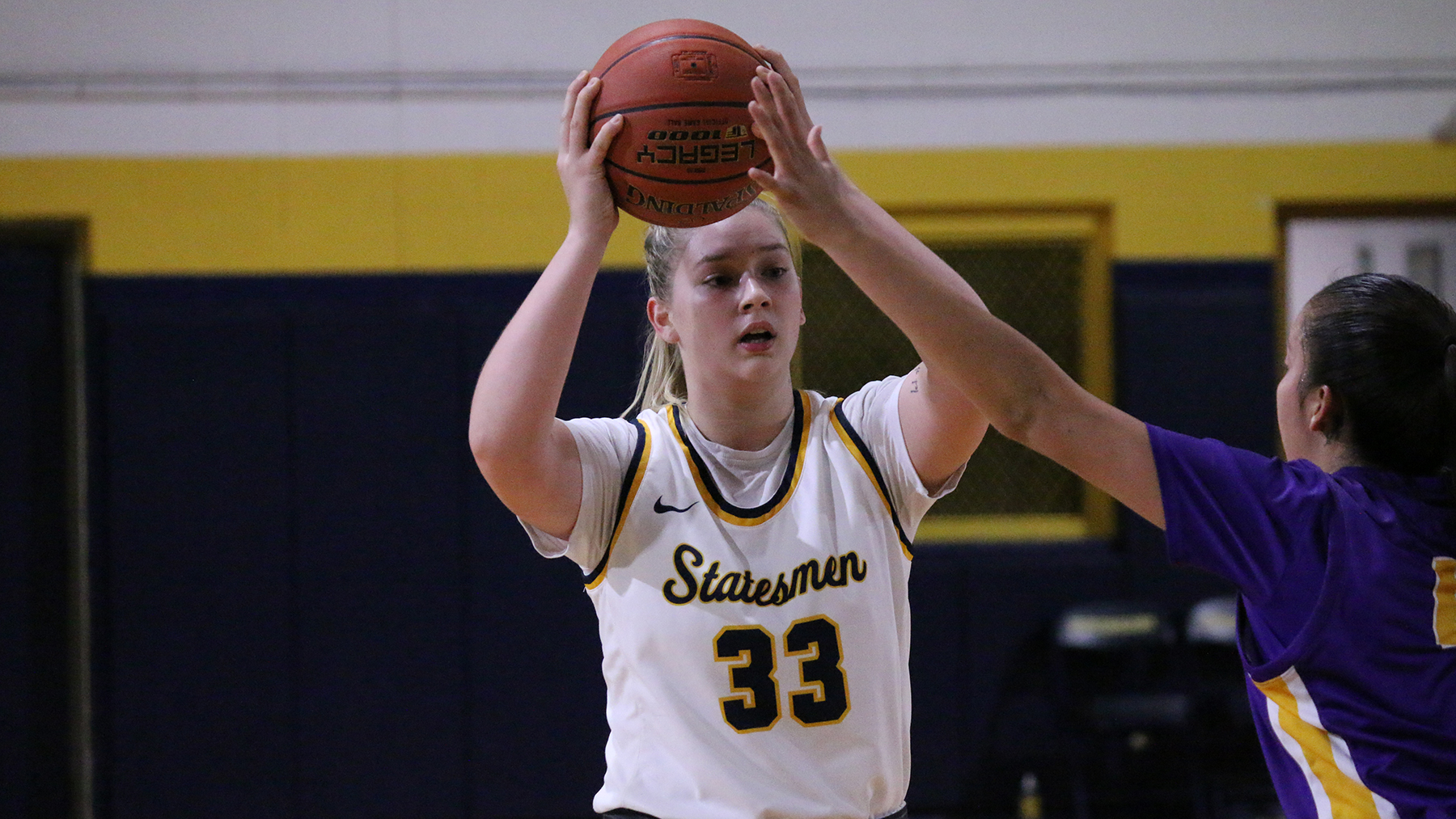 WPU Loses Tight One to Haskell Indian Nations