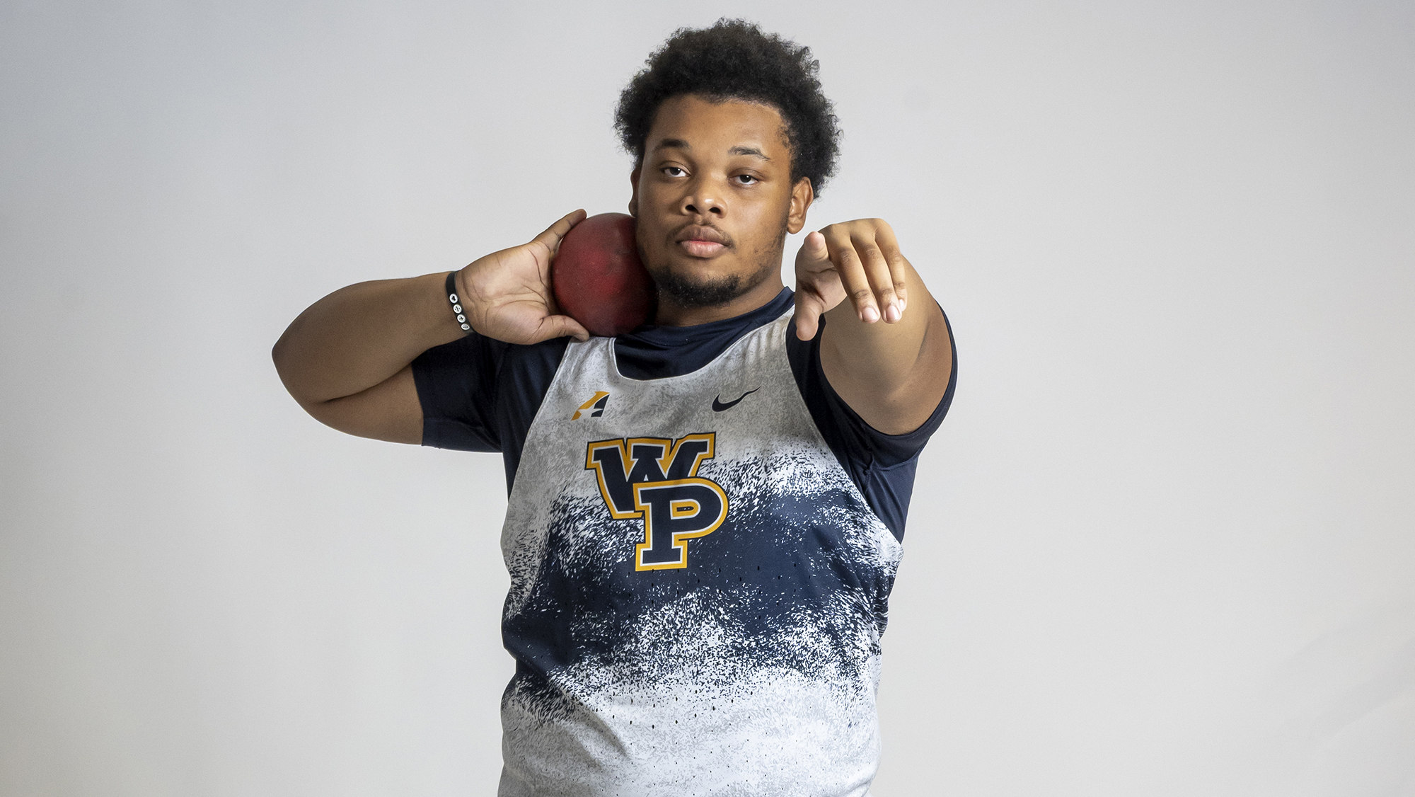 Statesmen Show Well in Show-Me State