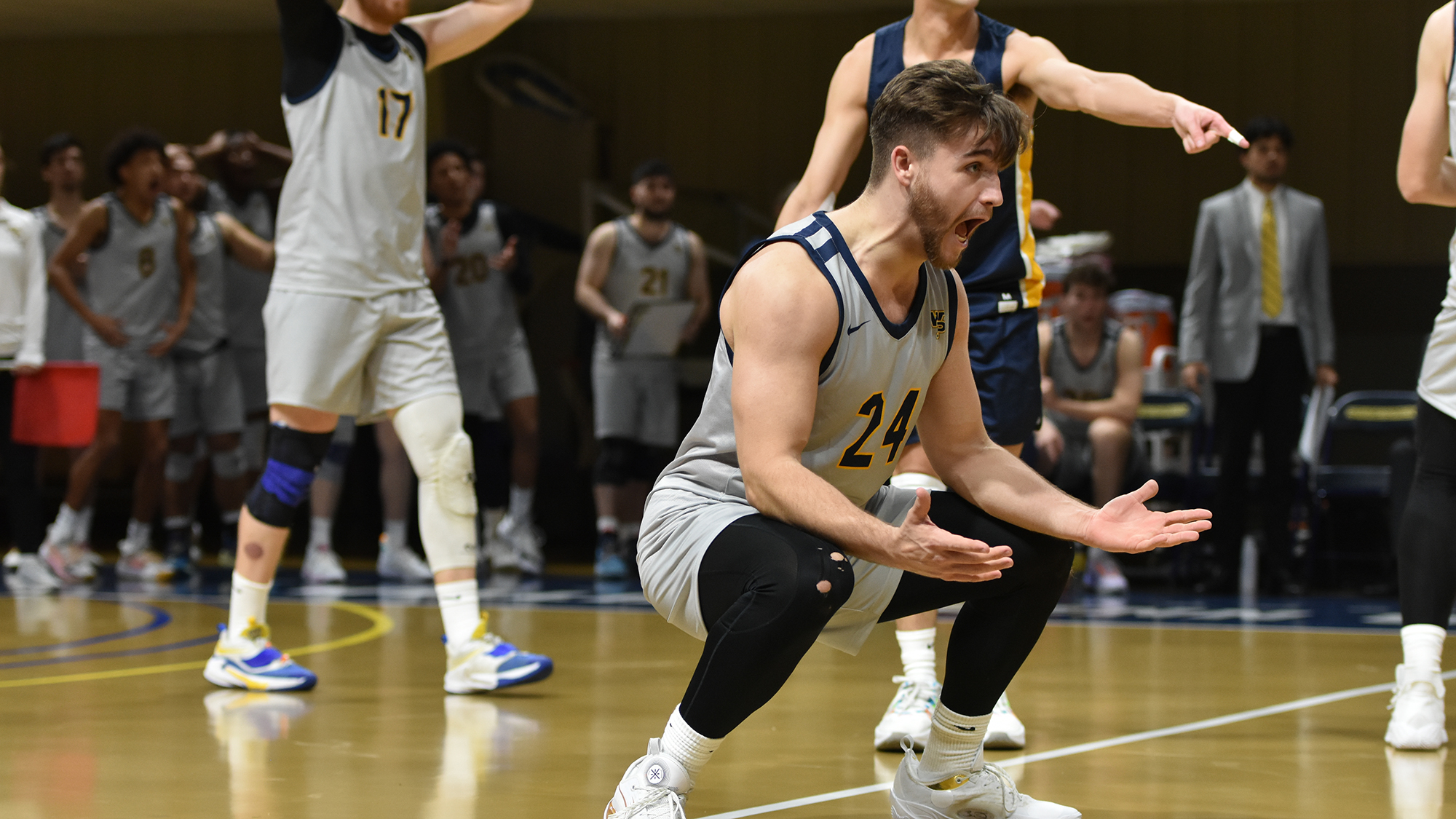 WPU Sweeps Grand View for First-Ever Win in Des Moines
