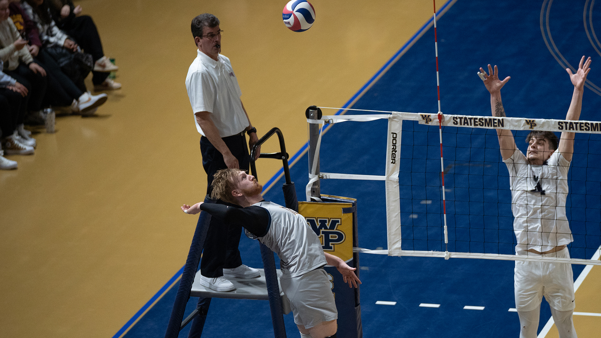Statesmen Extend Streak to Nine with Four-Setter Over Yellowjackets