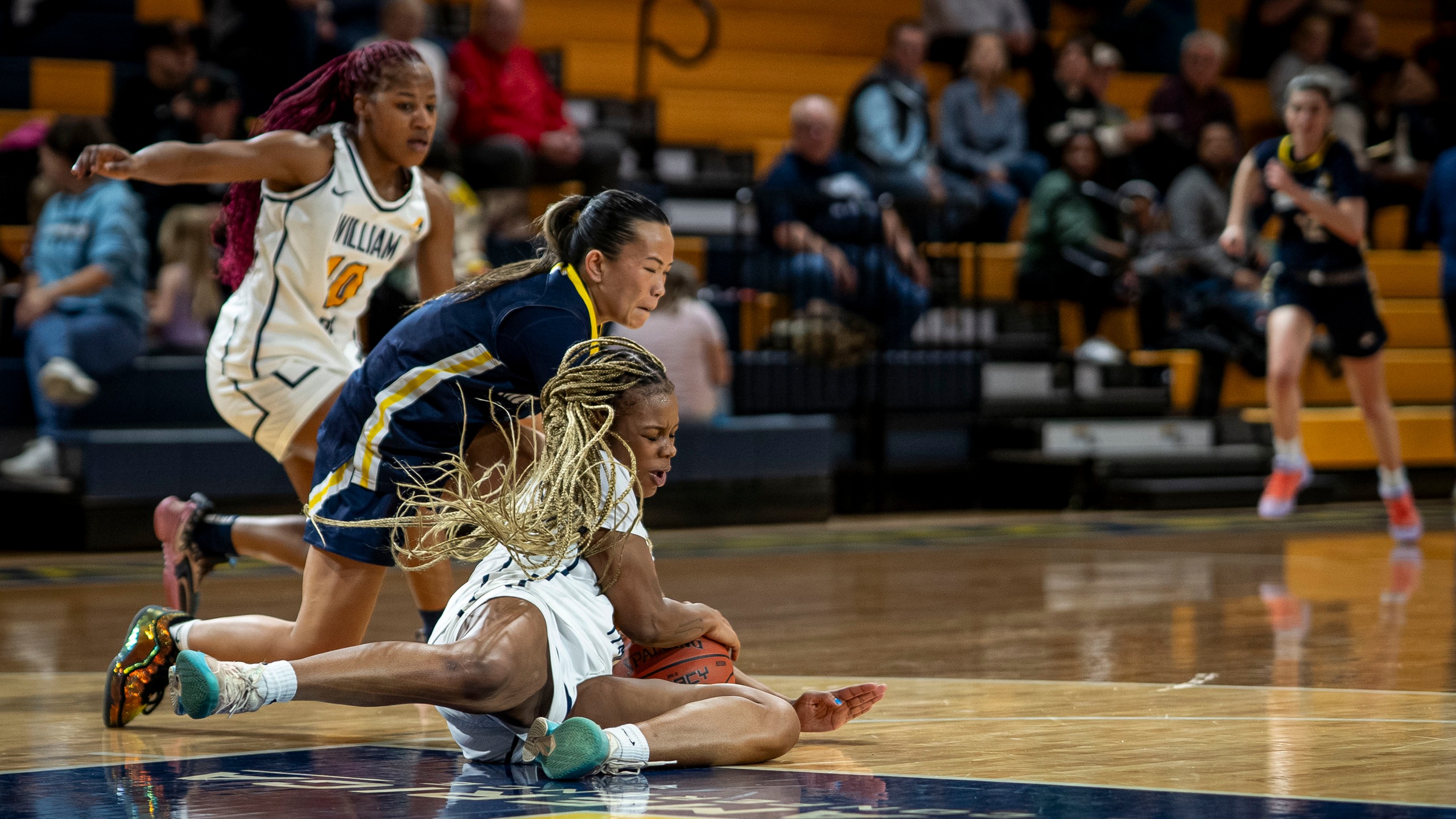 Statesmen Fall to Mustangs